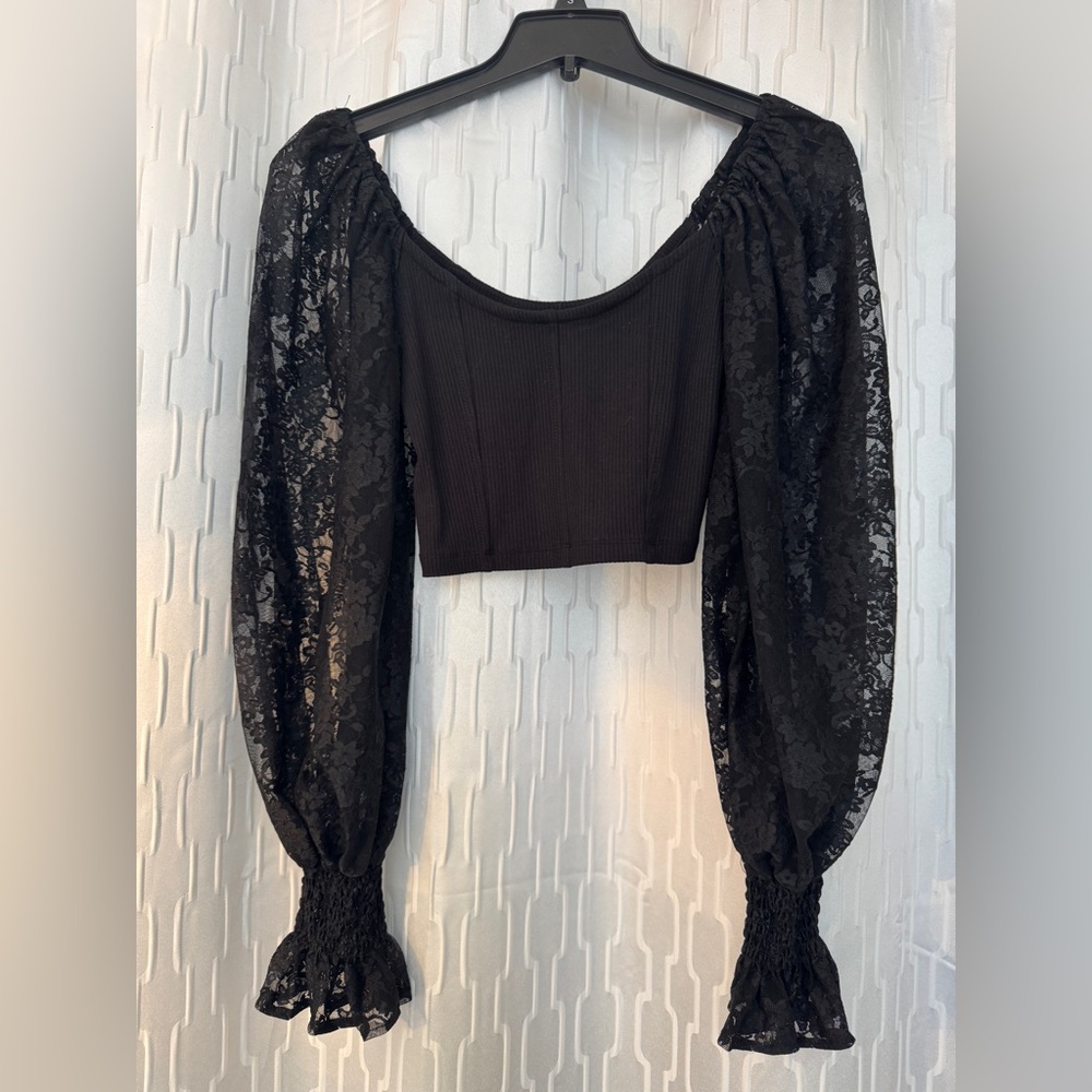 Urban Outfitters Black Long Sleeved Crop Top-Size S NWT